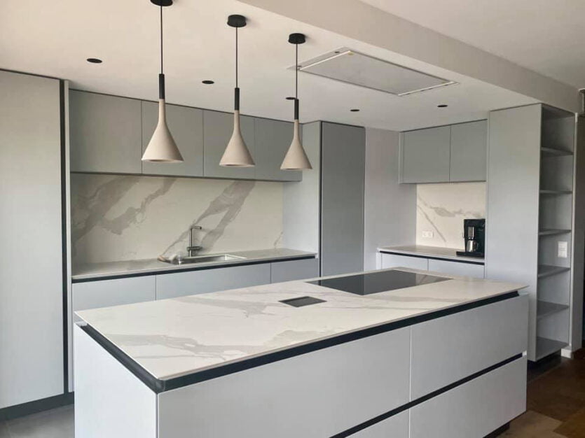 Cuisine avec ilot central sur mesure | BeHome Interiors