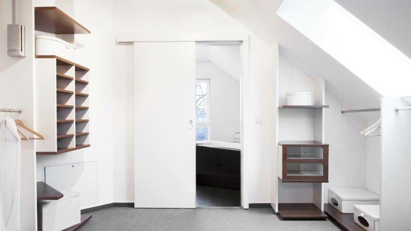 Meuble sous pente sur mesure & rangement | BeHome Interiors