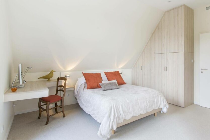 Meuble sous pente sur mesure & rangement | BeHome Interiors