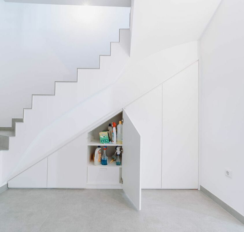 Meuble sous escalier sur mesure à Bruxelles