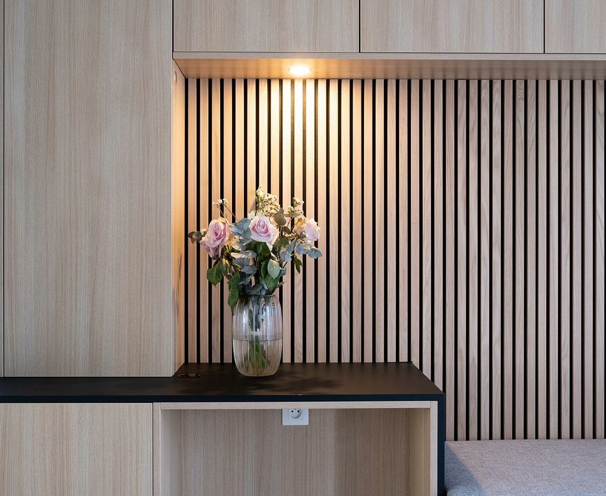 Meuble de salon avec rangement, tablette et banquette cocooning