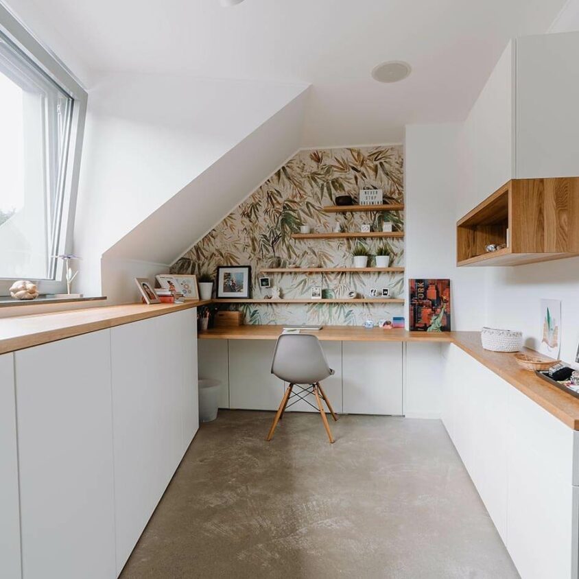 Rénovation d'un bureau au Luxembourg, meubles blanc et bois