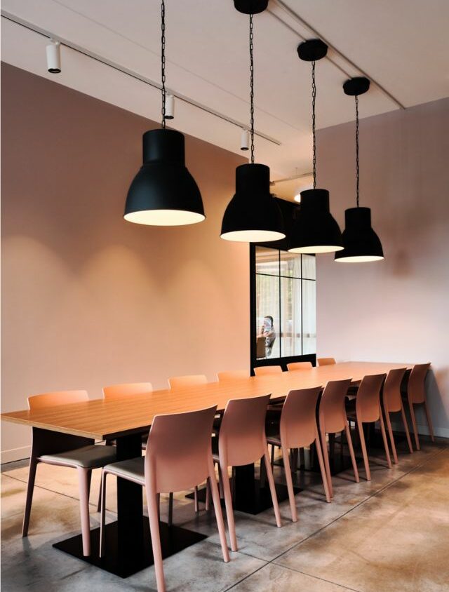 Aménagement d'un réfectoire dans des bureaux