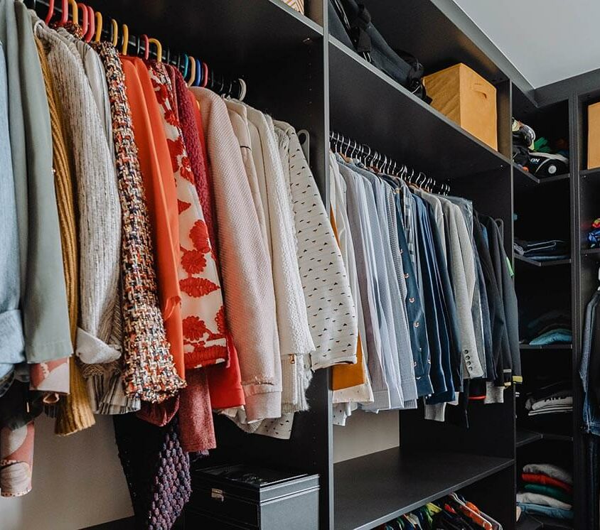 Aménagement d'un dressing verrière dans une chambre parentale d'une maison à Genève