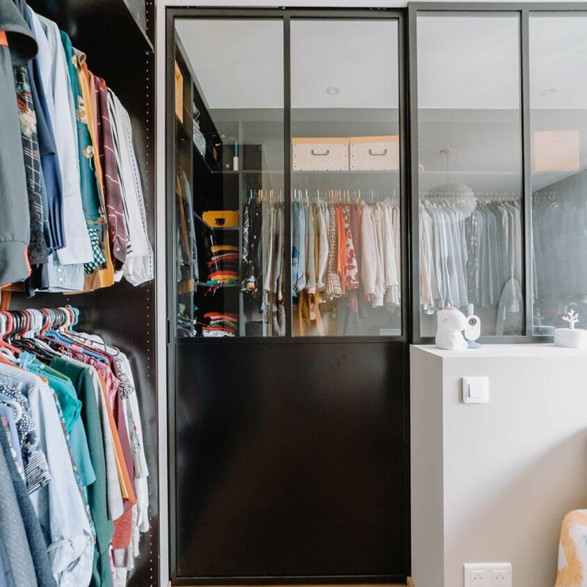 Aménagement d'un dressing verrière dans une chambre parentale d'une maison à Genève