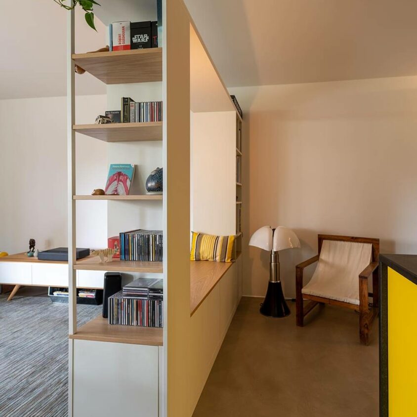 Aménagement d'une entrée d'appartement à Lausanne avec couloir