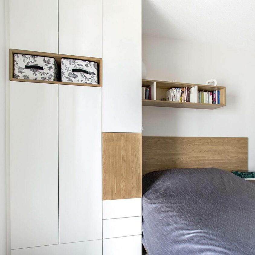 Aménagement de chambre sur mesure avec tête de lit et placard à Nyon