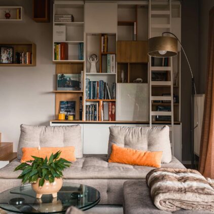 Bibliothèque sur mesure dans un salon à Hostert près Luxembourg