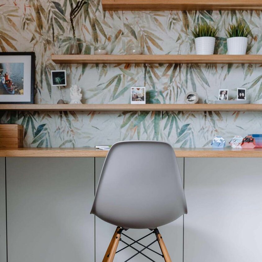 Aménagement d'une Pièce Bureau sur mesure sous combles avec rangements à Mamer au Luxembourg