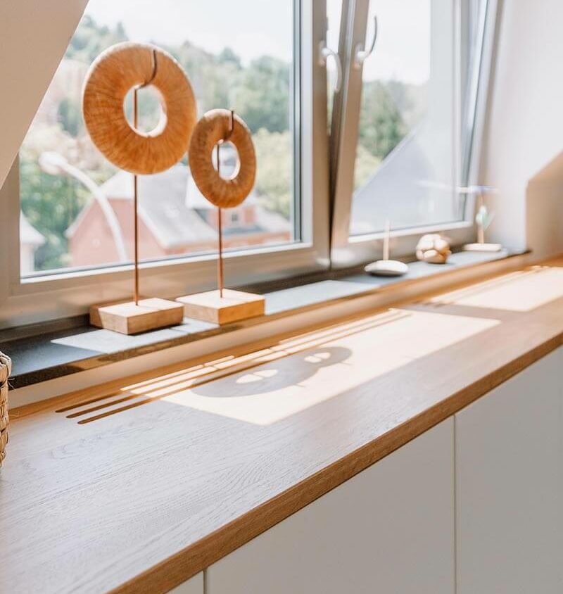 Aménagement d'une Pièce Bureau sur mesure sous combles avec rangements à Mamer au Luxembourg