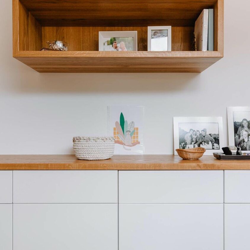 Aménagement d'une Pièce Bureau sur mesure sous combles avec rangements à Mamer au Luxembourg