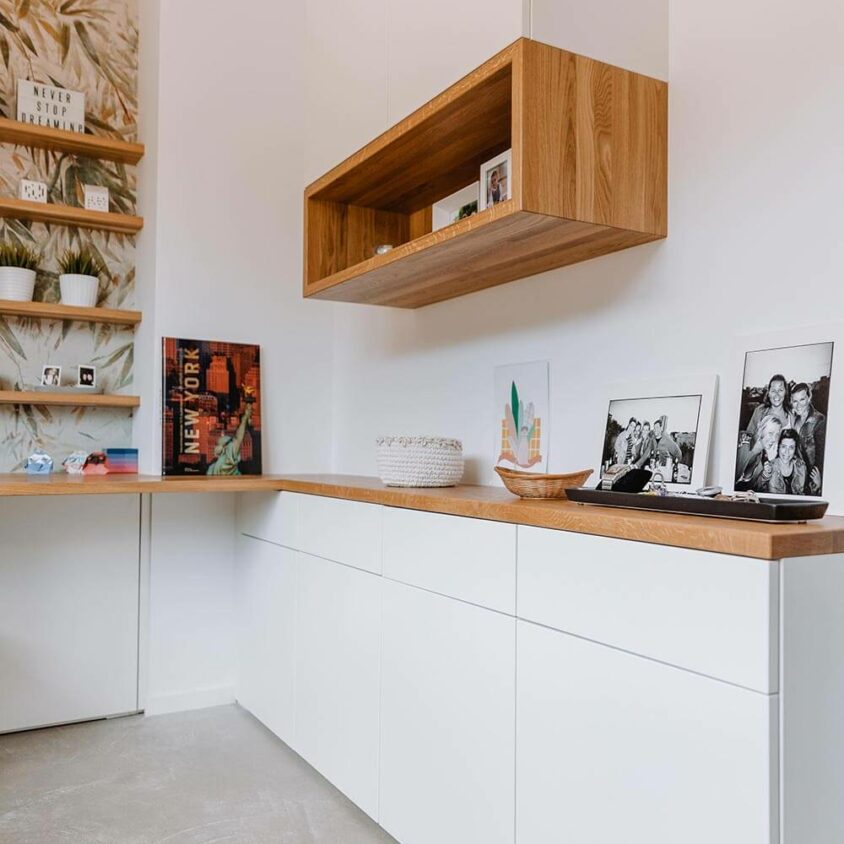 Aménagement d'une Pièce Bureau sur mesure sous combles avec rangements à Mamer au Luxembourg