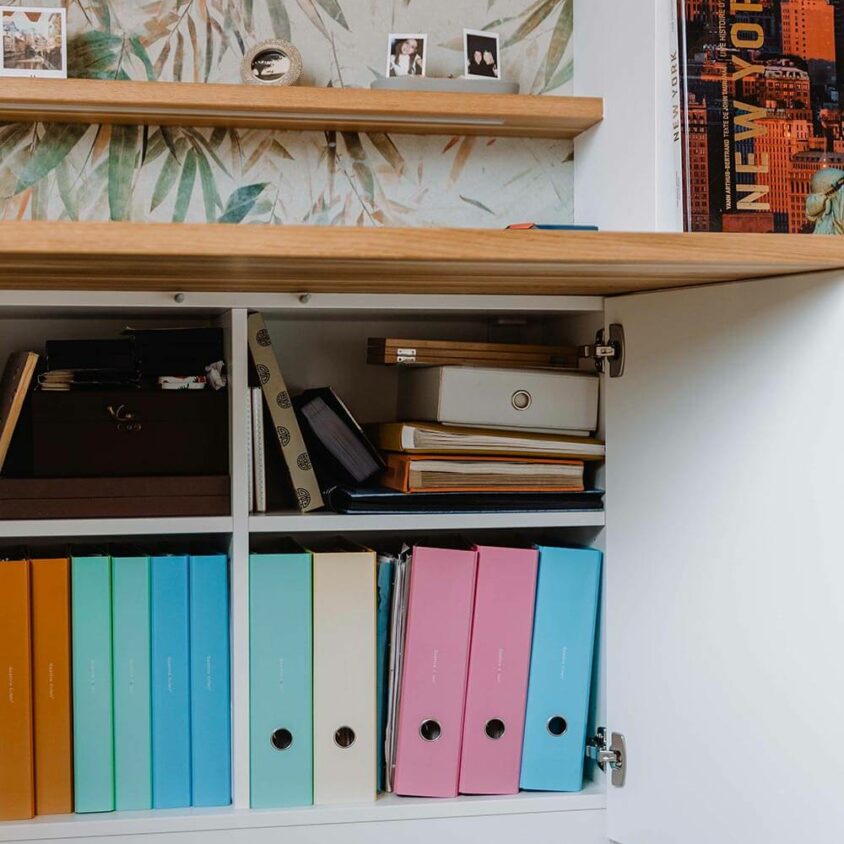 Aménagement d'une Pièce Bureau sur mesure sous combles avec rangements à Mamer au Luxembourg