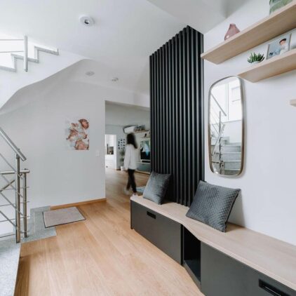 Idée d'aménagement d'entrée à Lausanne par BeHome Interiors