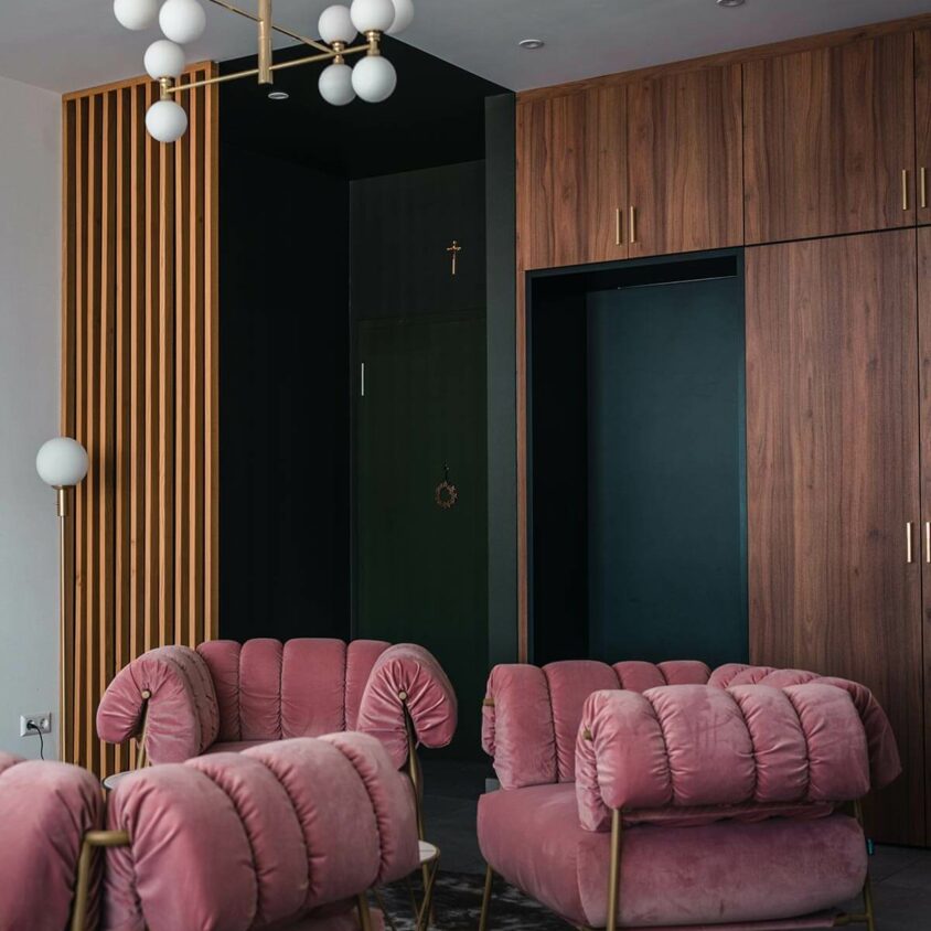 Aménagement intérieur de salon à Hespérange au Luxembourg - Entrée et armoire sur mesure