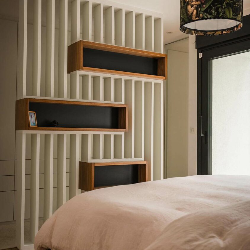 Aménagement de chambre à Lenningen avec claustra et niches