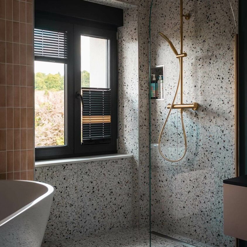 Aménagement de salle de bain à Lenningen vue douche italienne