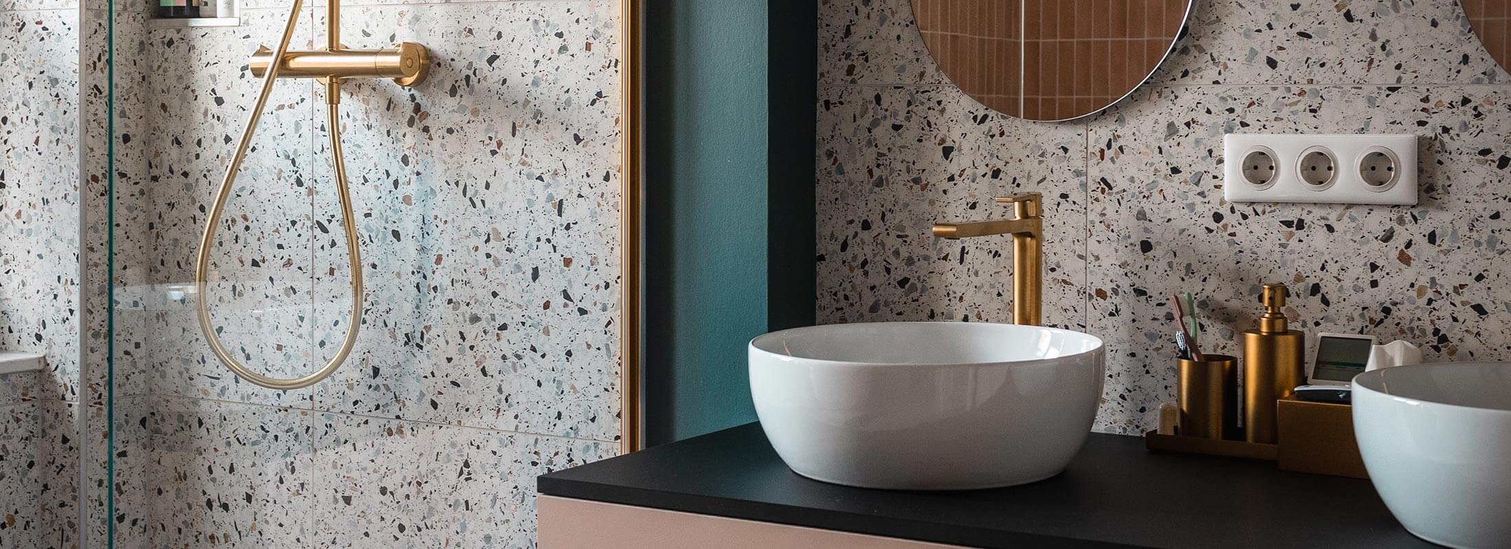 Aménagement de salle de bain à Lenningen avec douche italienne