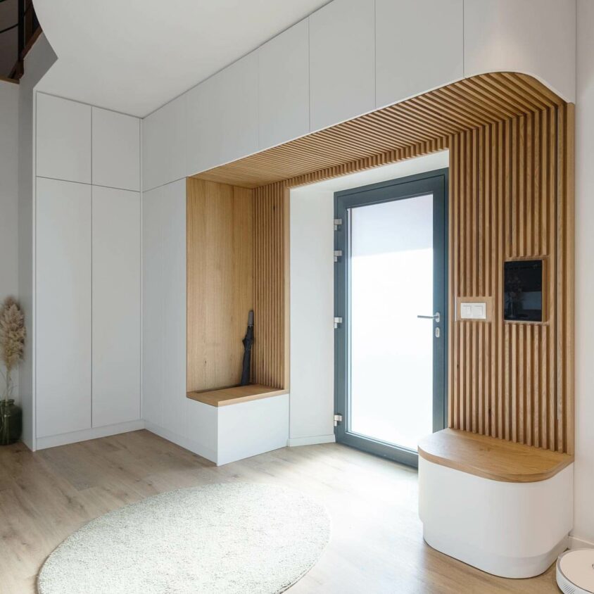 La couleur de l’année 2026 dans l'aménagement d'une entrée