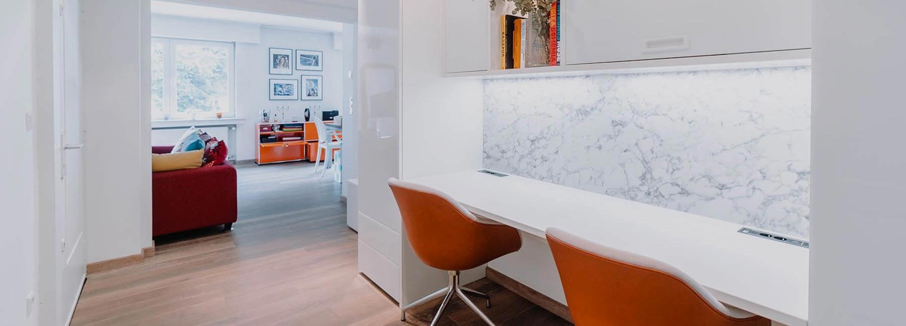 Bureau blanc sur mesure dans un appartement à Genève