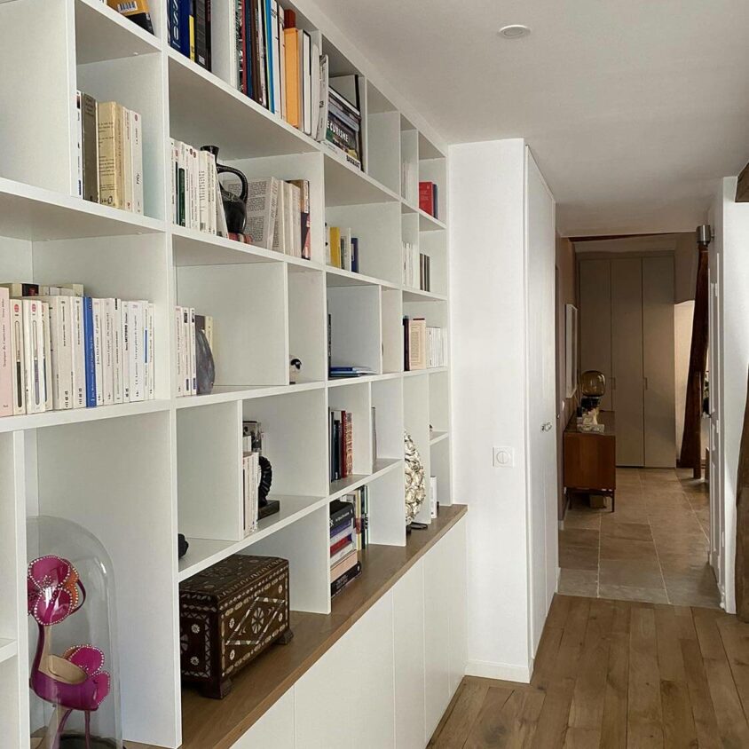 Aménagement d'une bibliothèque sur mesure lors d'une Rénovation d'un appartement à Bruxelles