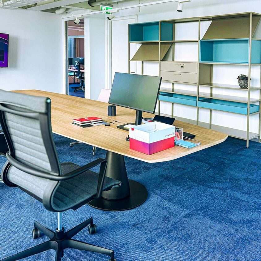 Aménagement de bureaux fermés dans des bureaux d'entreprise à Lausanne par BeHome Interiors