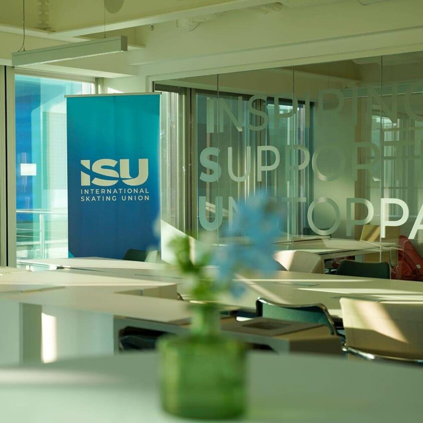 Aménagement de bureaux et cloisons dans des locaux d'entreprise à Lausanne par BeHome Interiors