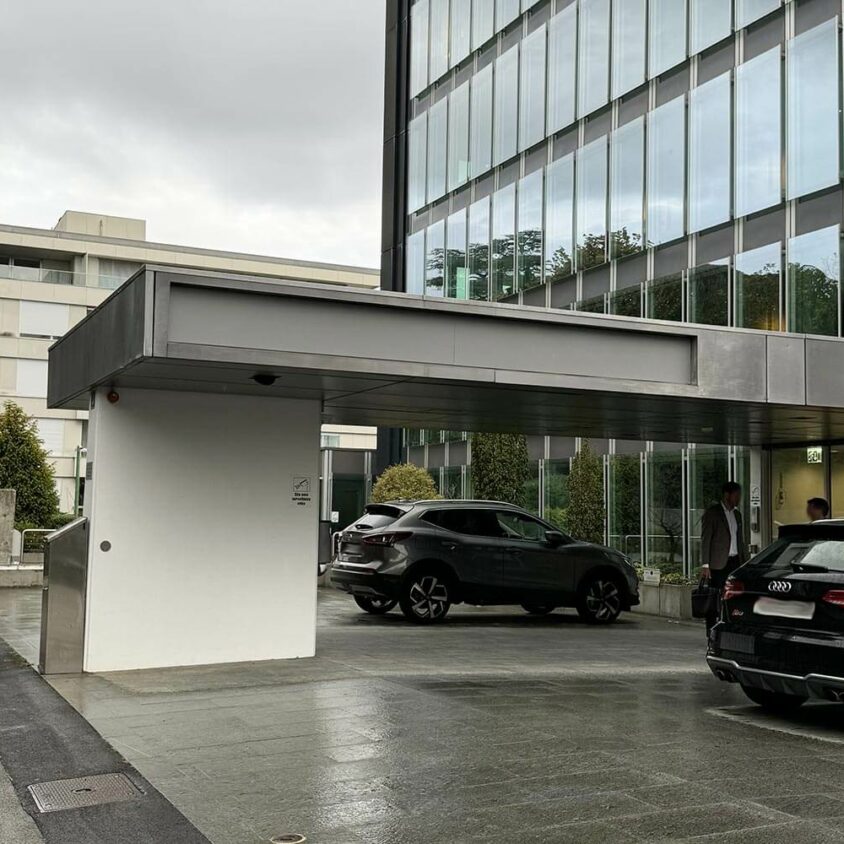 Photo façade avant l'aménagement de bureaux d'entreprise à Lausanne
