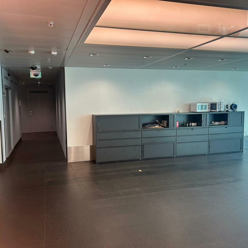 Photo hall avant l'aménagement de bureaux d'entreprise à Lausanne