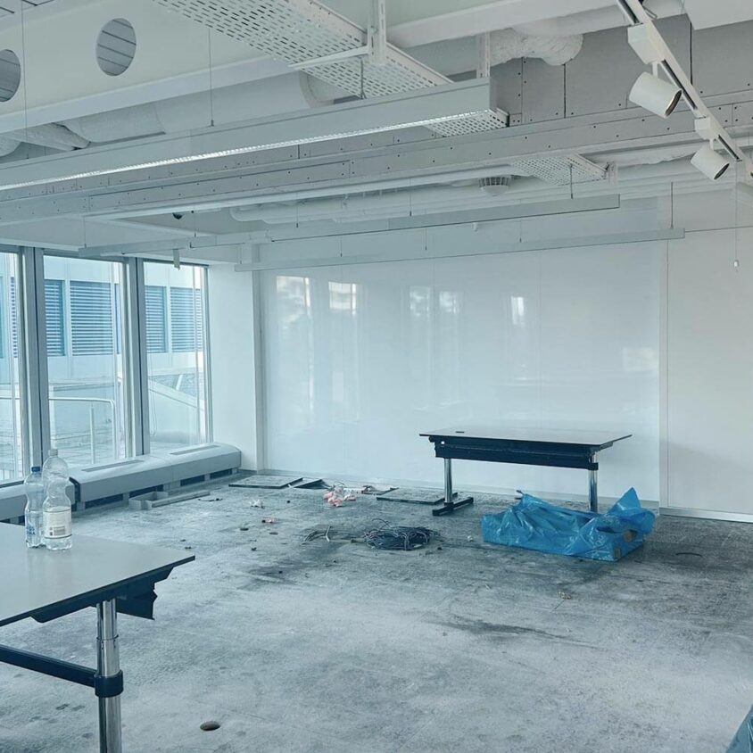 Photo salle de réunion avant l'aménagement de bureaux d'entreprise à Lausanne