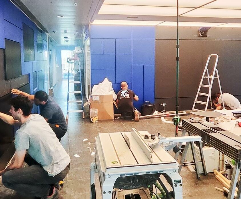 Chantier d'aménagement de bureaux d'entreprise à Lausanne par BeHome Interiors