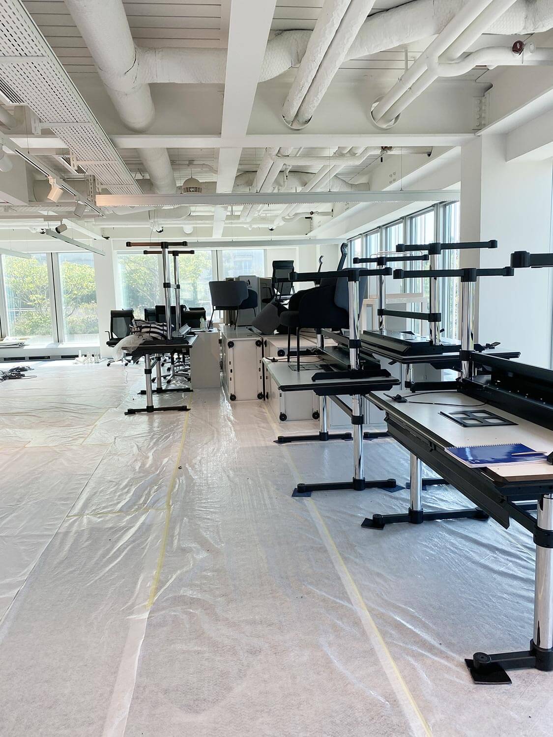 Chantier d'aménagement de bureaux d'entreprise à Lausanne par BeHome Interiors