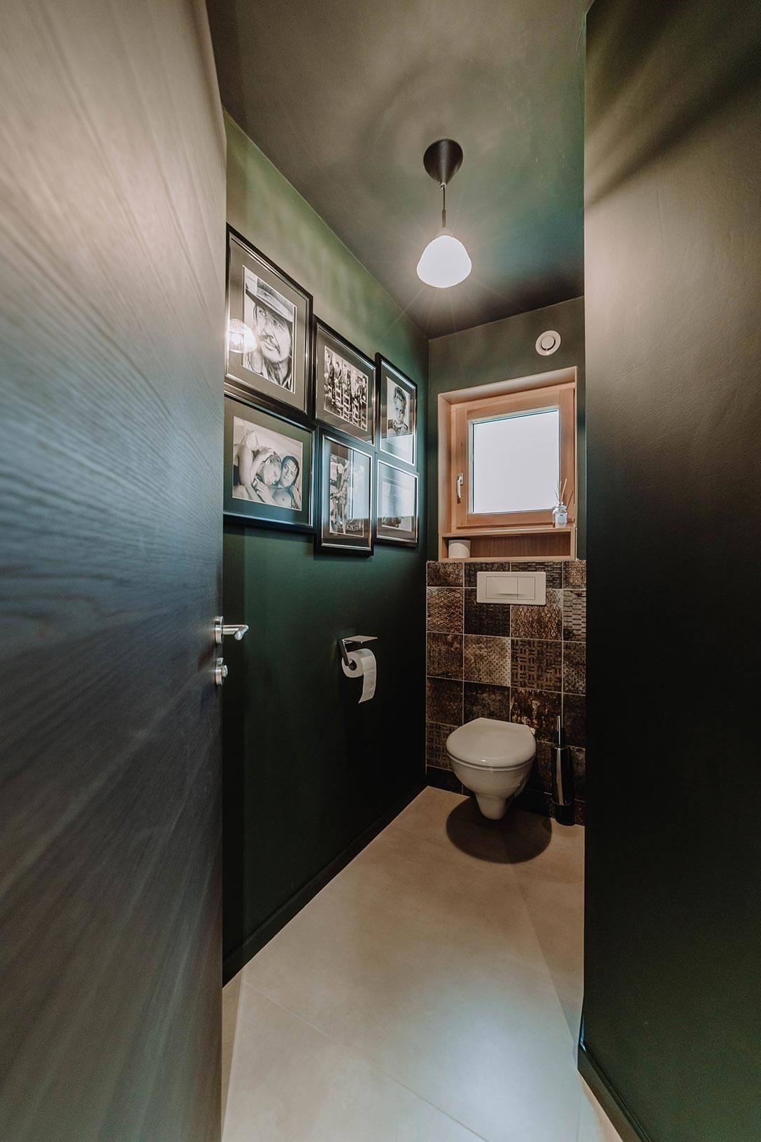 Aménagement d'un hall d'entrée avec toilettes pour un projet d'intérieur global de maison à Bussigny près de Genève