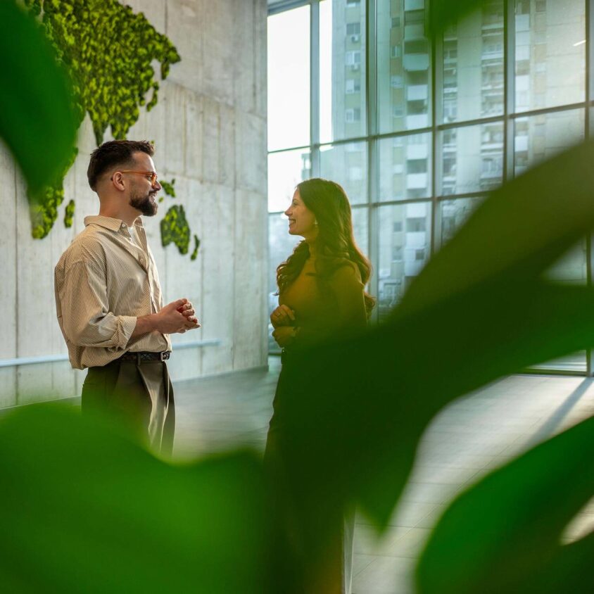 Le bien-être dans l'entreprise grâce à l'aménagement de bureaux pros et la végétalisation